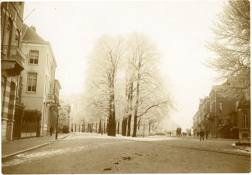 1900-1910: Marktstraat: met een winters zicht op het oosten.